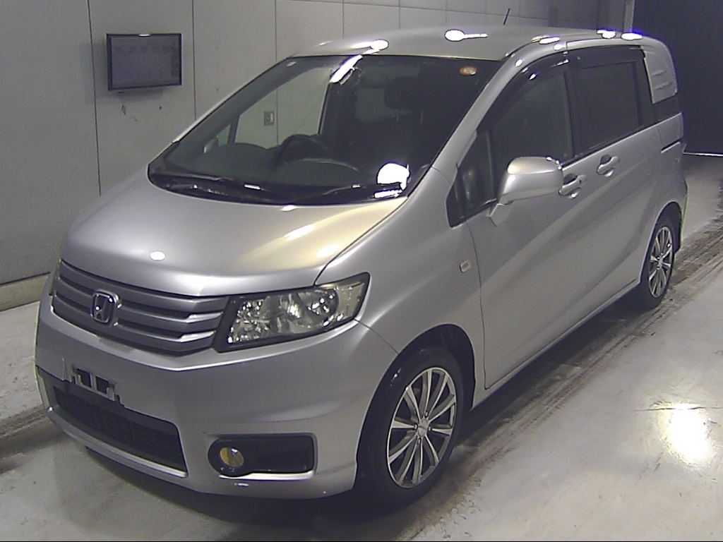 HONDA FREED SPIKE