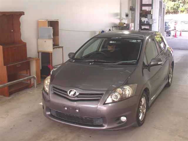 TOYOTA AURIS