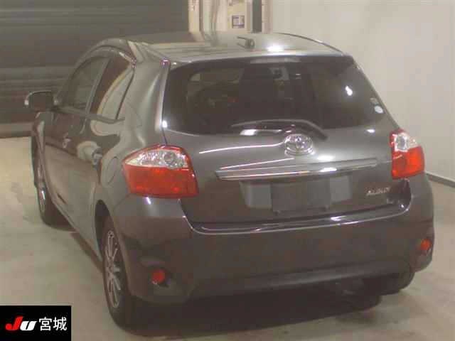 TOYOTA AURIS