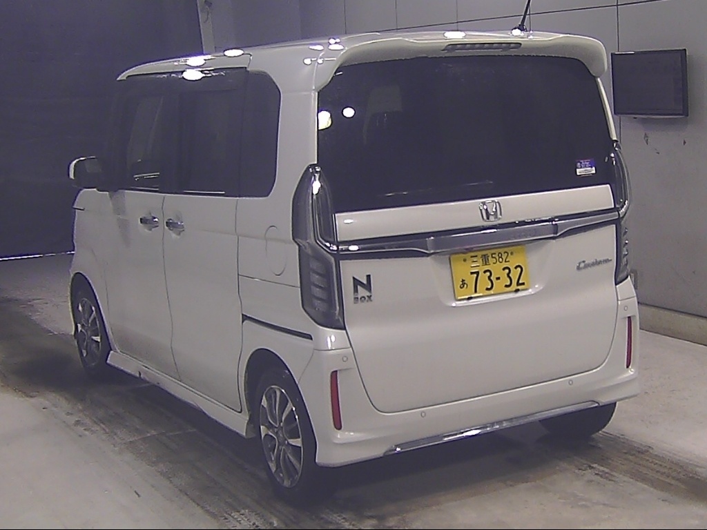 HONDA N-BOX