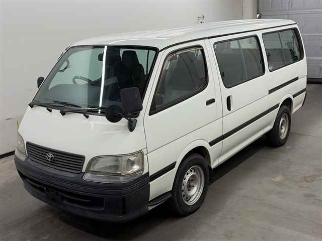 TOYOTA HIACE