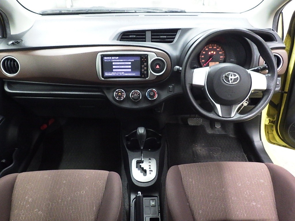 TOYOTA VITZ