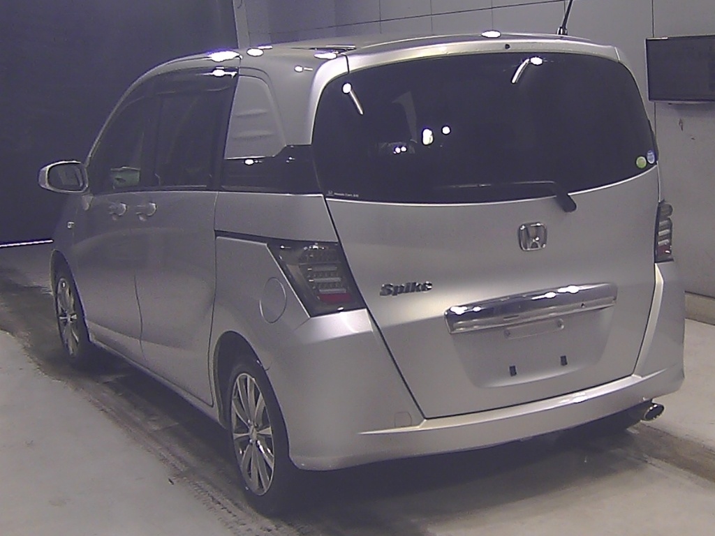 HONDA FREED SPIKE