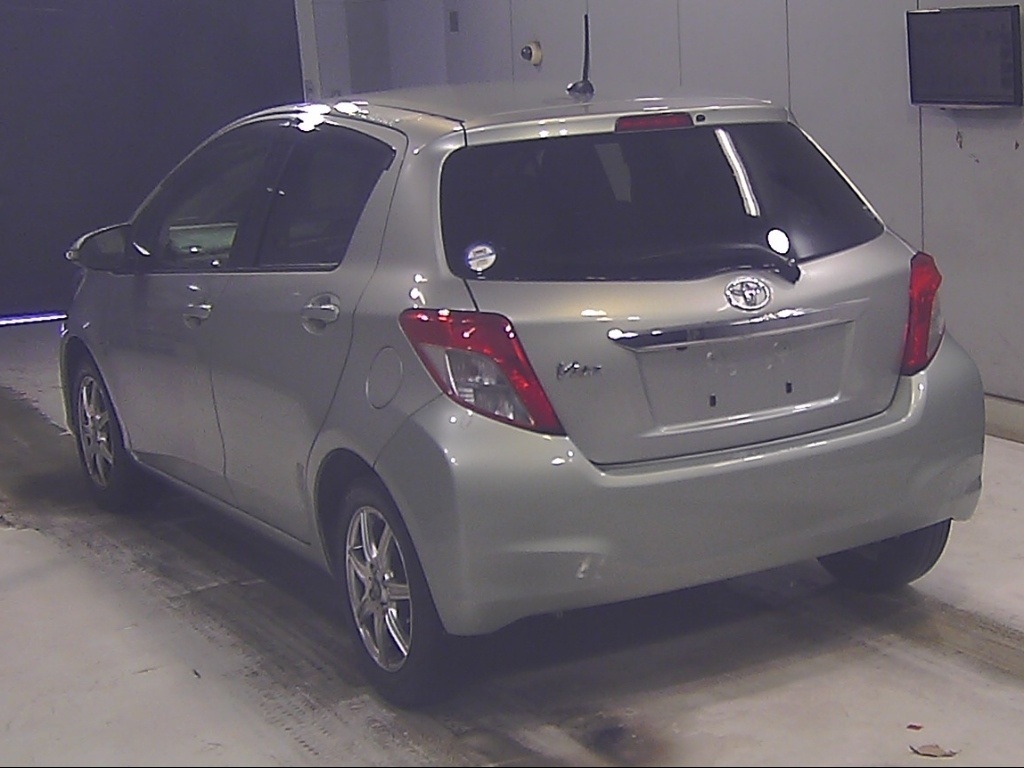 TOYOTA VITZ