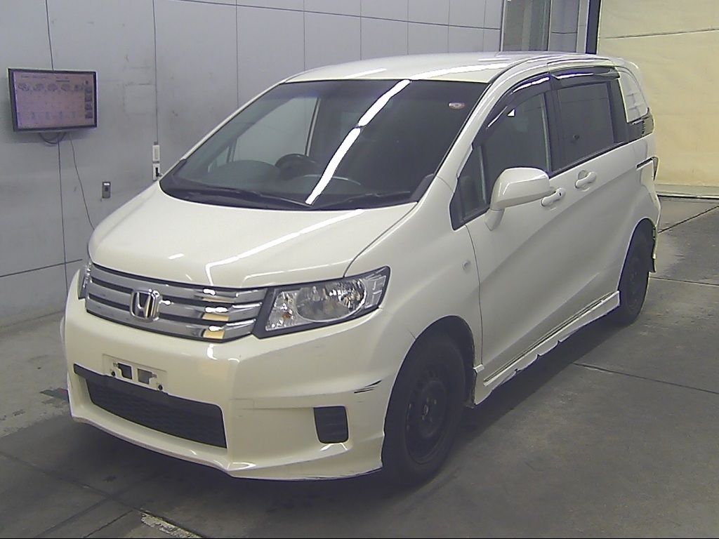 HONDA FREED SPIKE