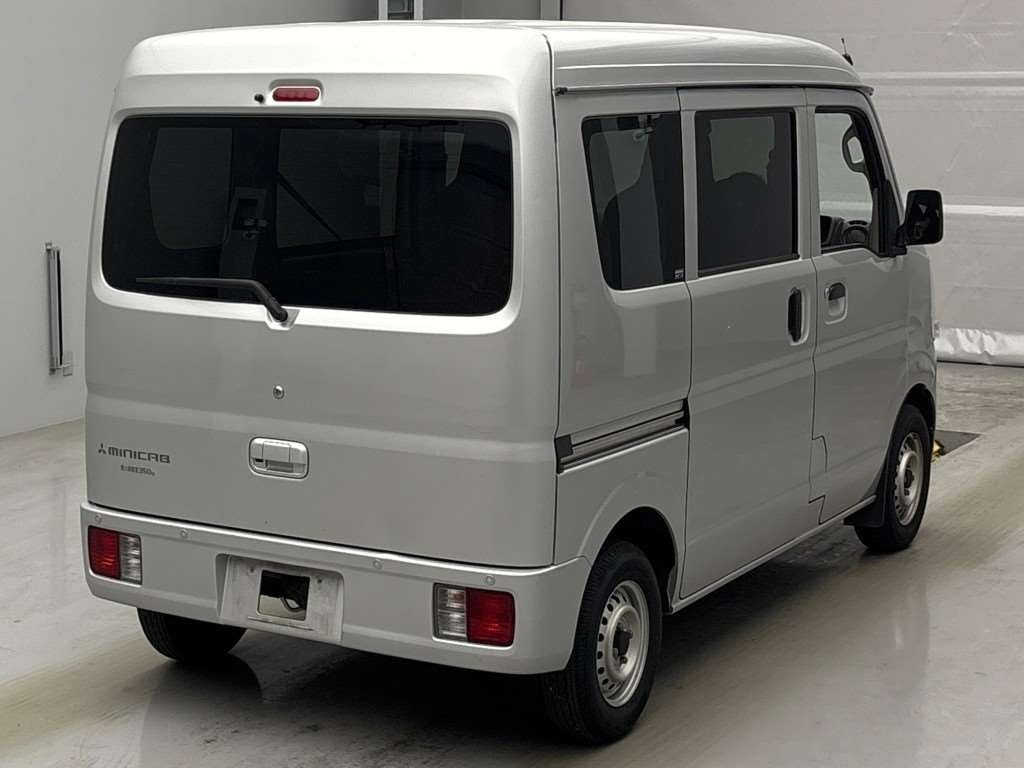 MITSUBISHI MINICAB