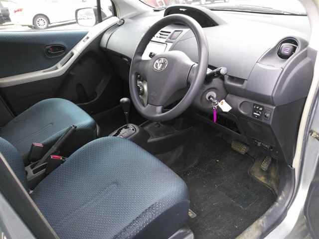 TOYOTA VITZ