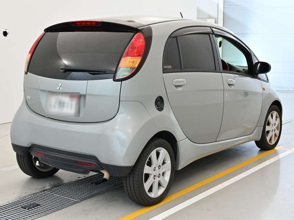 MITSUBISHI I