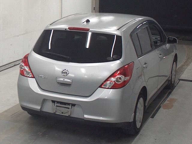 NISSAN TIIDA