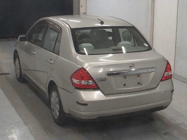 NISSAN TIIDA LATIO