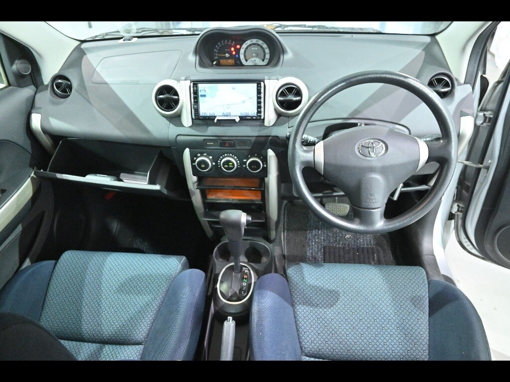 TOYOTA IST