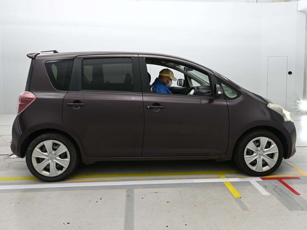TOYOTA RACTIS