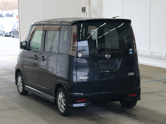 NISSAN ROOX