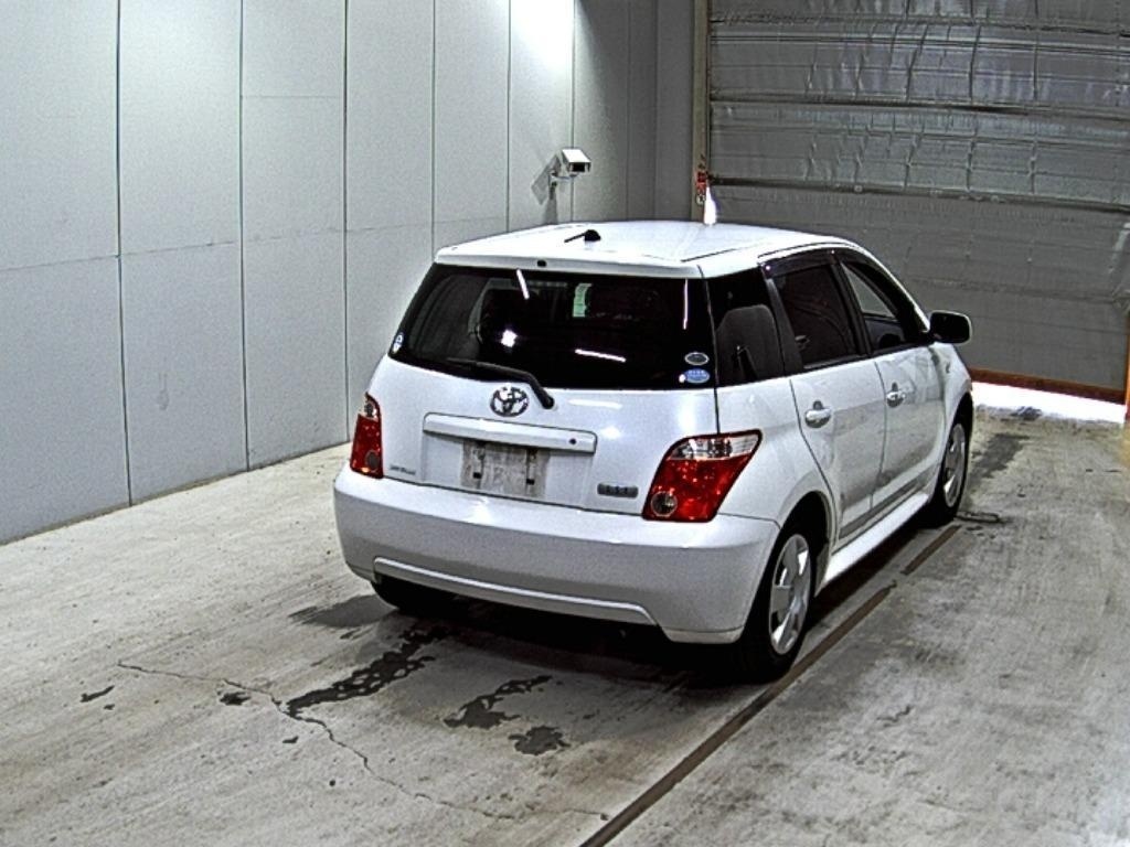 TOYOTA IST