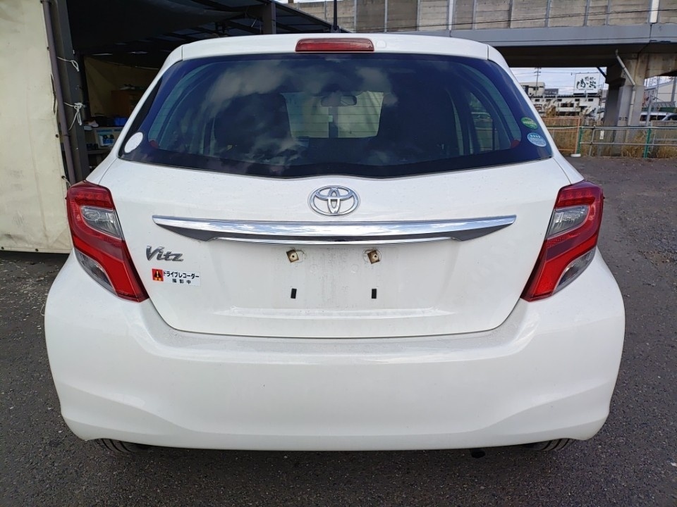 TOYOTA VITZ