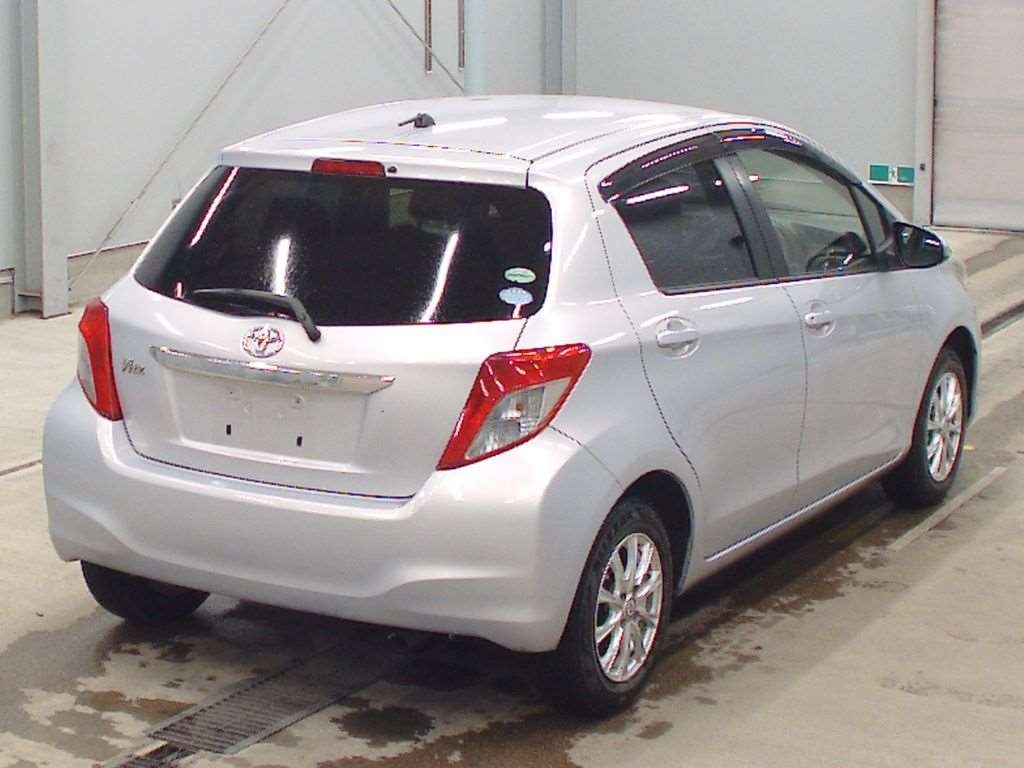 TOYOTA VITZ