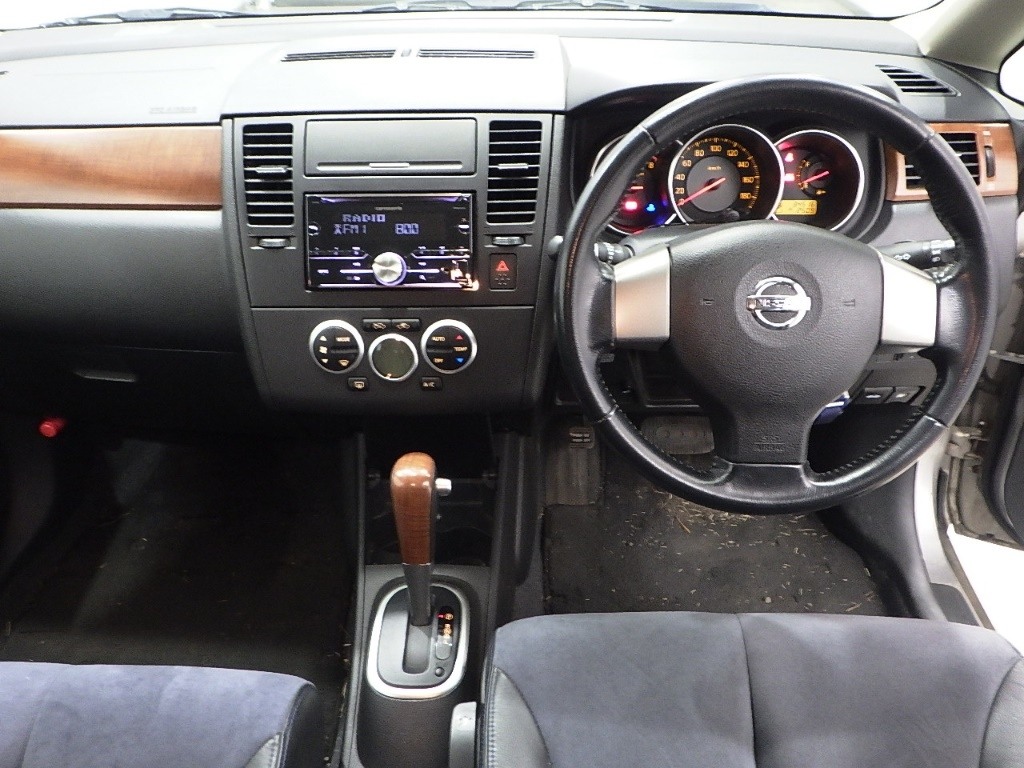 NISSAN TIIDA LATIO