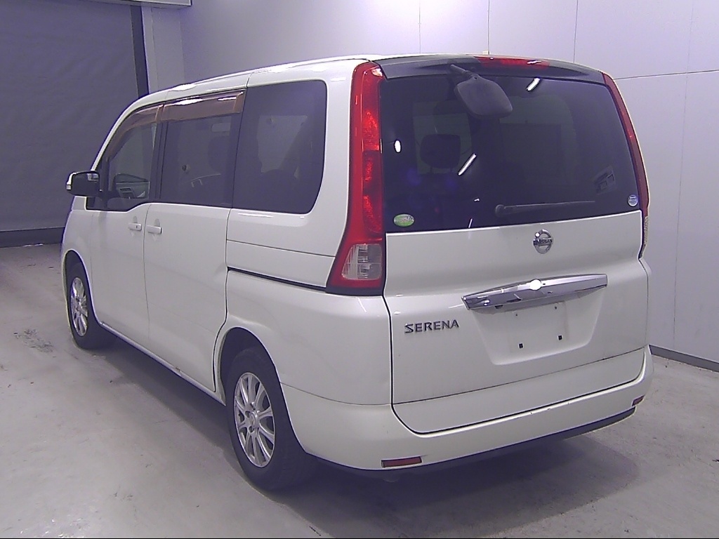 NISSAN SERENA
