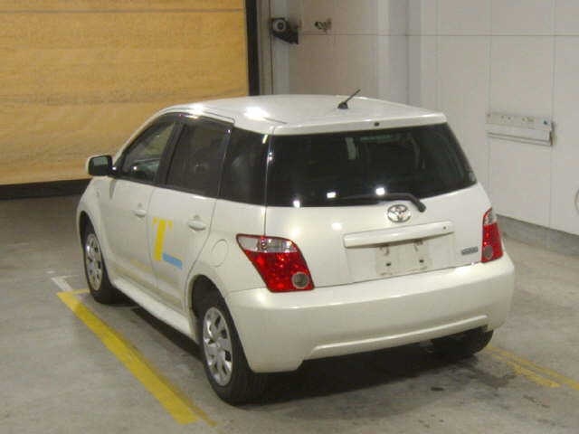 TOYOTA IST