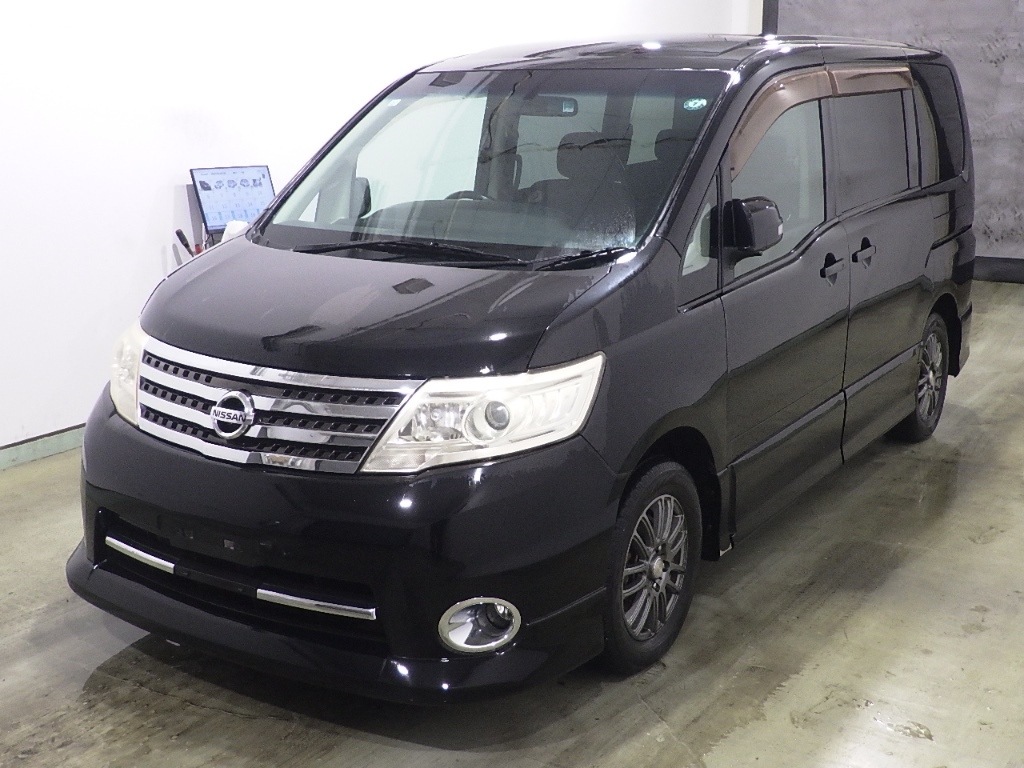 NISSAN SERENA