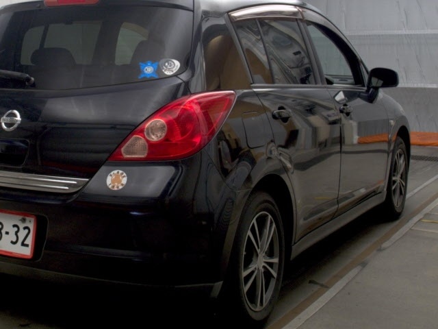 NISSAN TIIDA