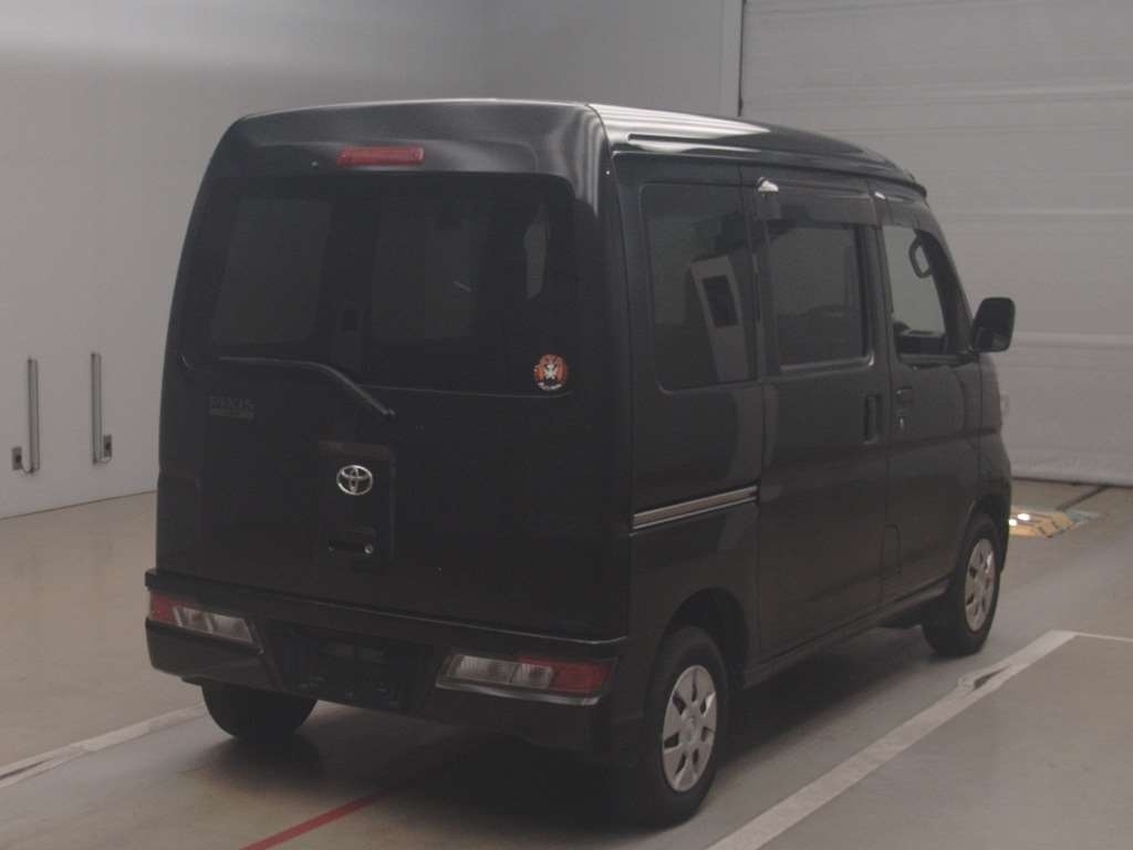 TOYOTA PIXIS VAN