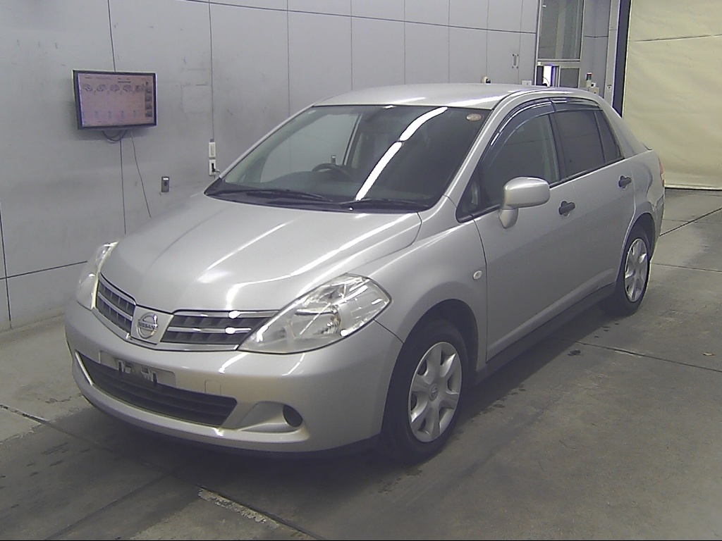 NISSAN TIIDA LATIO