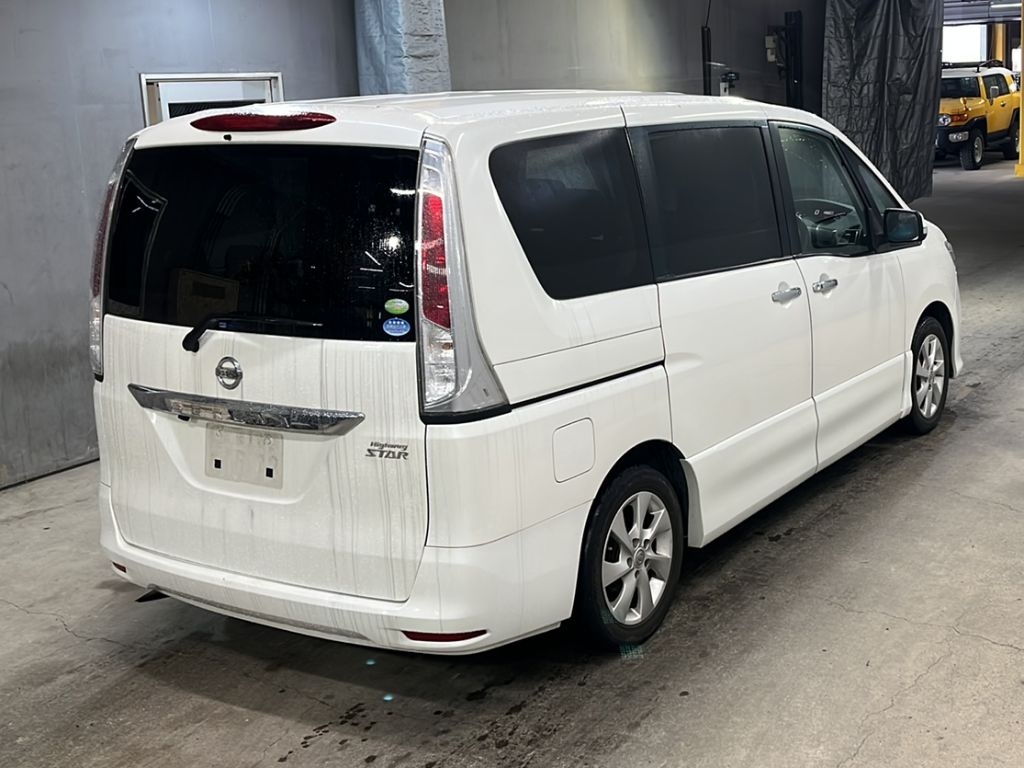 NISSAN SERENA