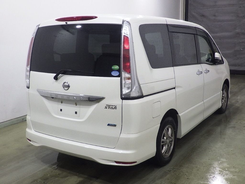 NISSAN SERENA