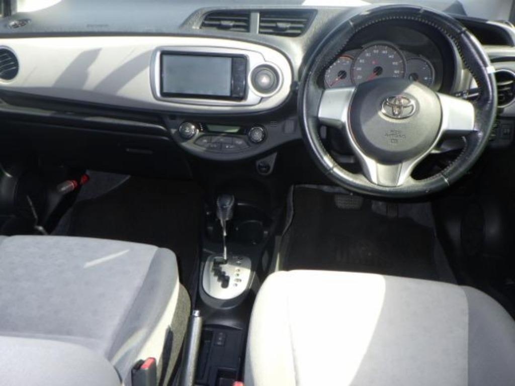 TOYOTA VITZ