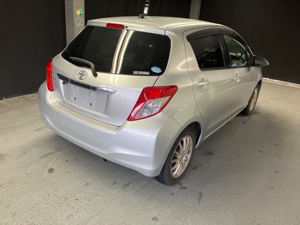 TOYOTA VITZ