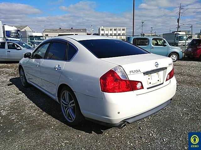 NISSAN FUGA