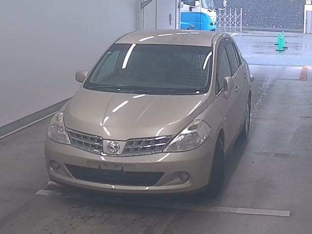 NISSAN TIIDA LATIO