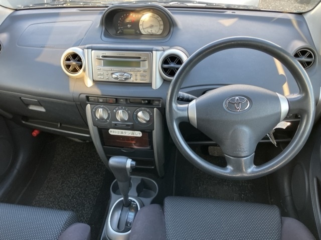 TOYOTA IST