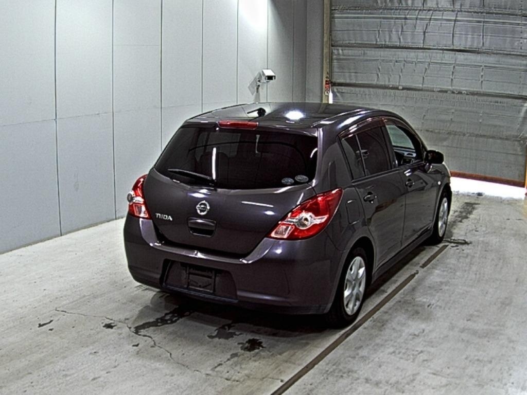 NISSAN TIIDA
