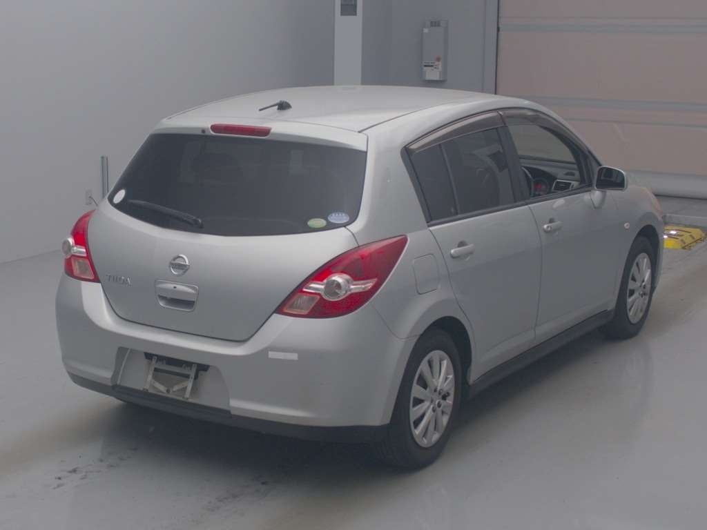 NISSAN TIIDA