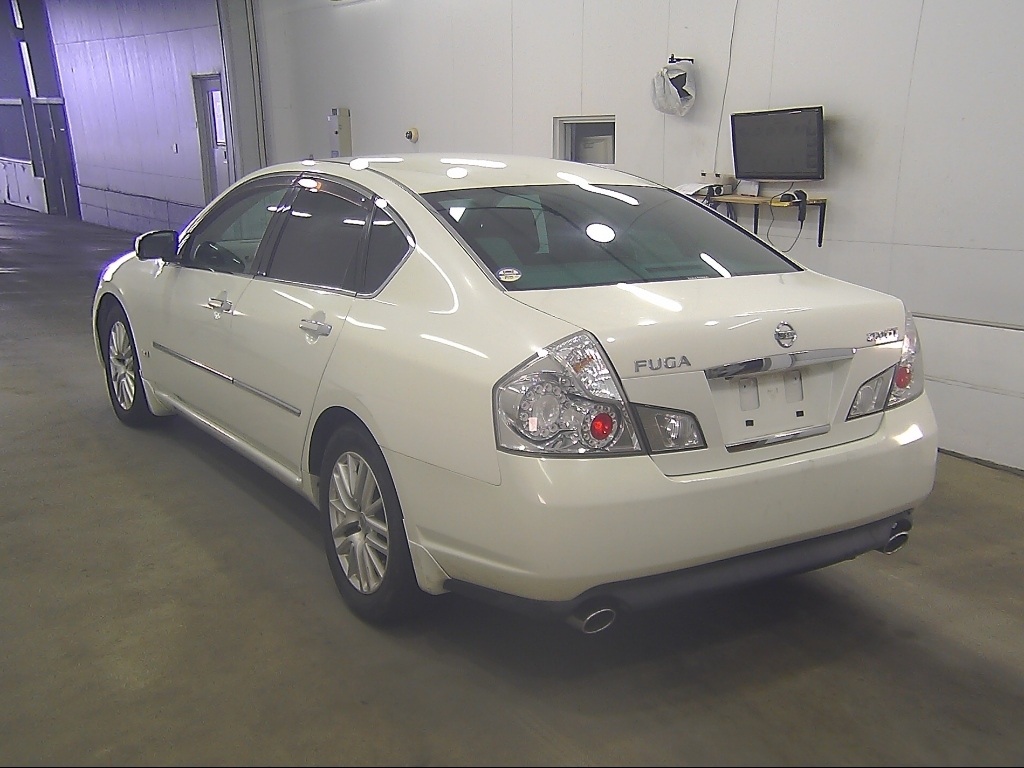 NISSAN FUGA