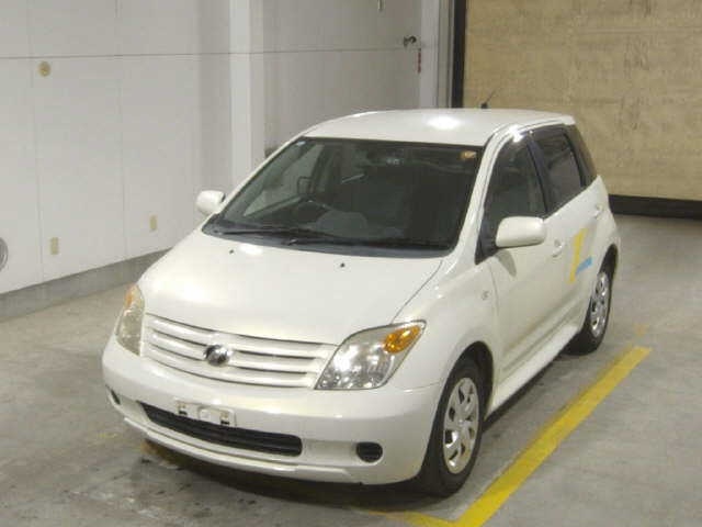TOYOTA IST