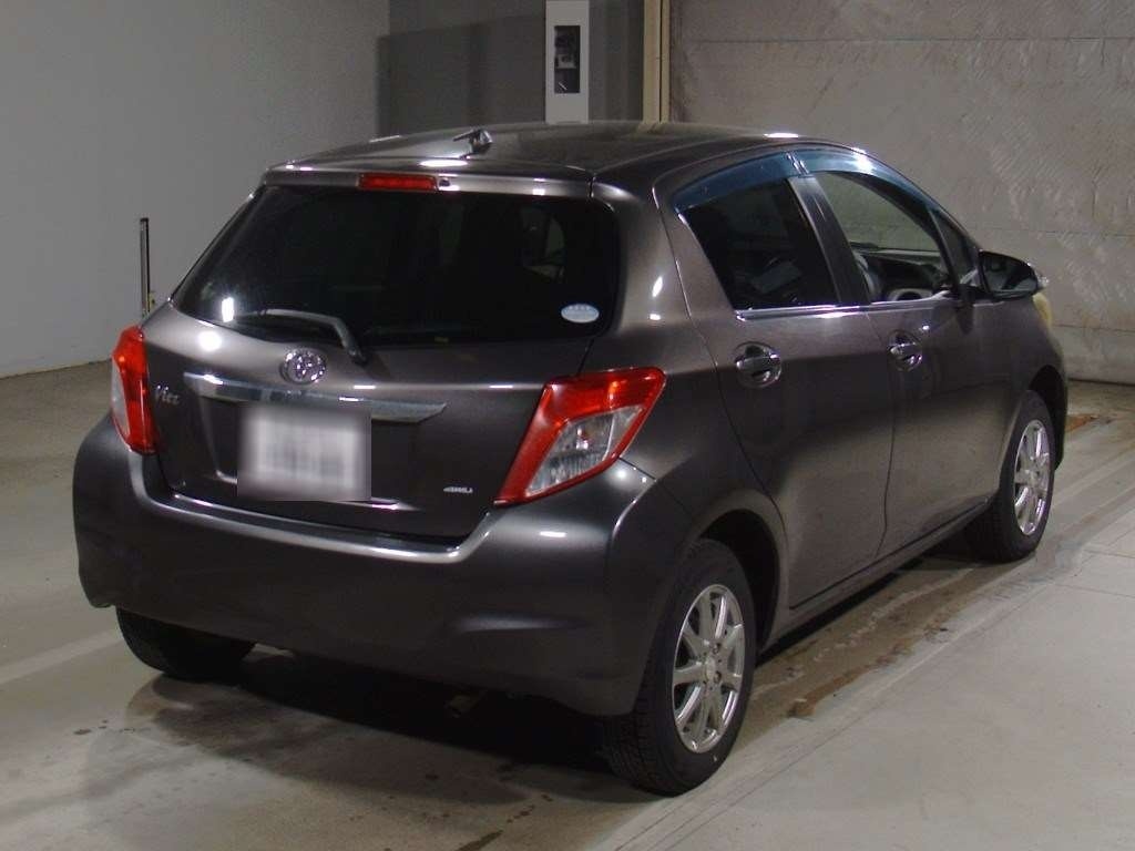 TOYOTA VITZ
