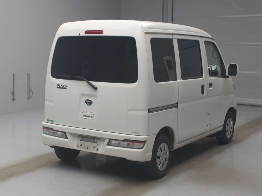 TOYOTA PIXIS VAN