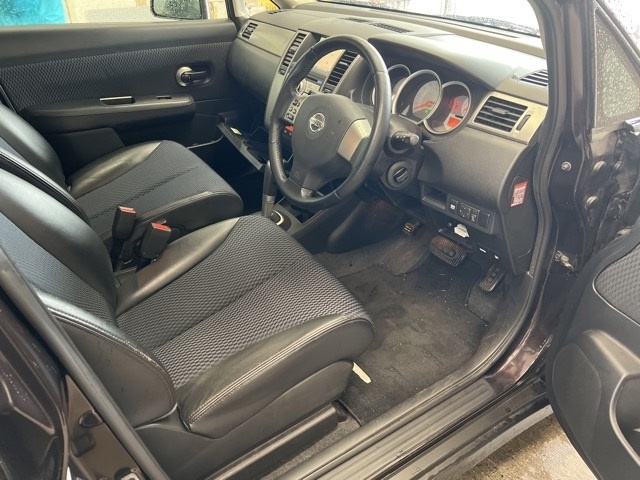 NISSAN TIIDA