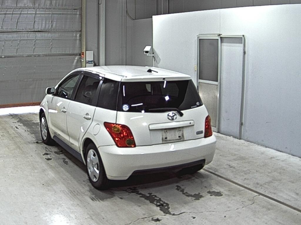 TOYOTA IST