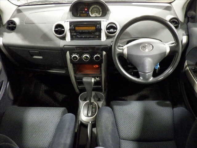 TOYOTA IST