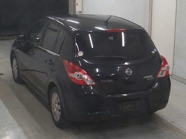 NISSAN TIIDA