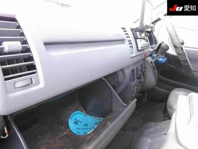 TOYOTA REGIUS ACE