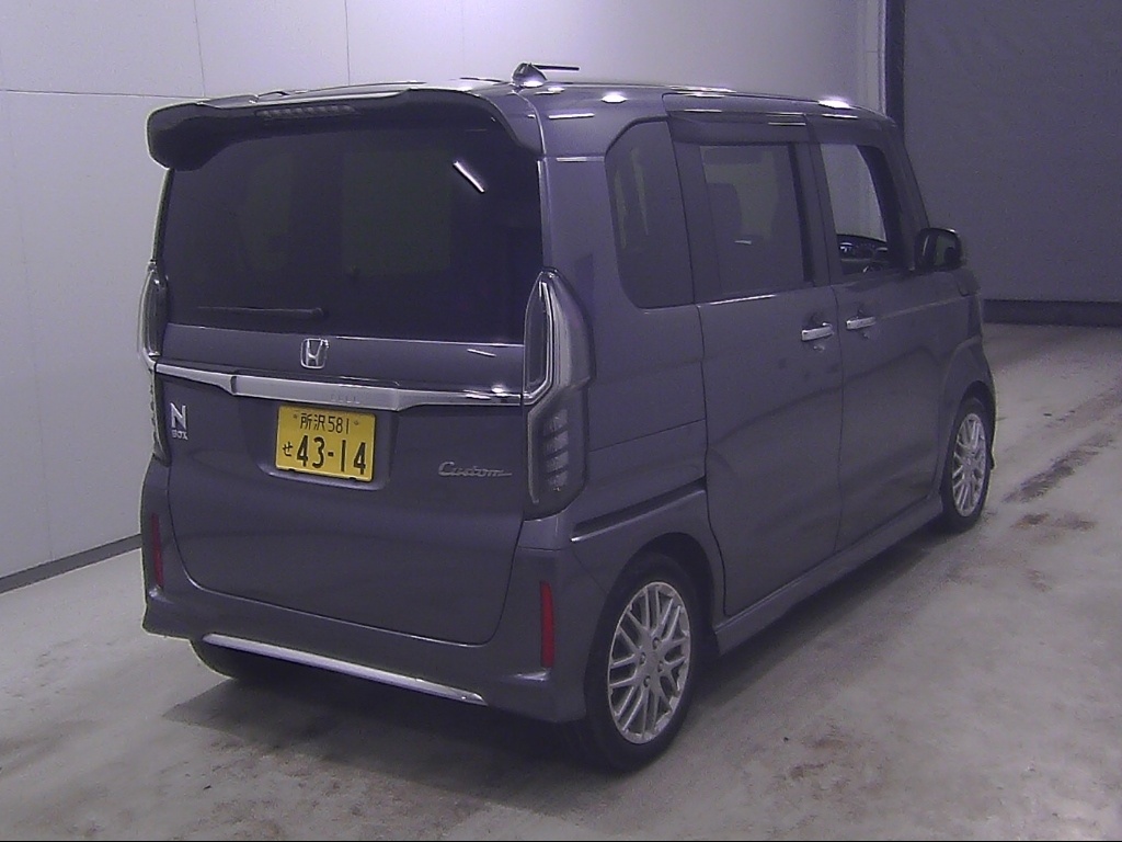 HONDA N-BOX