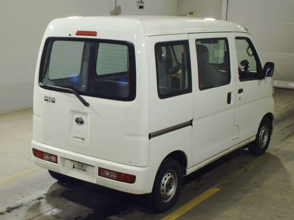 TOYOTA PIXIS VAN