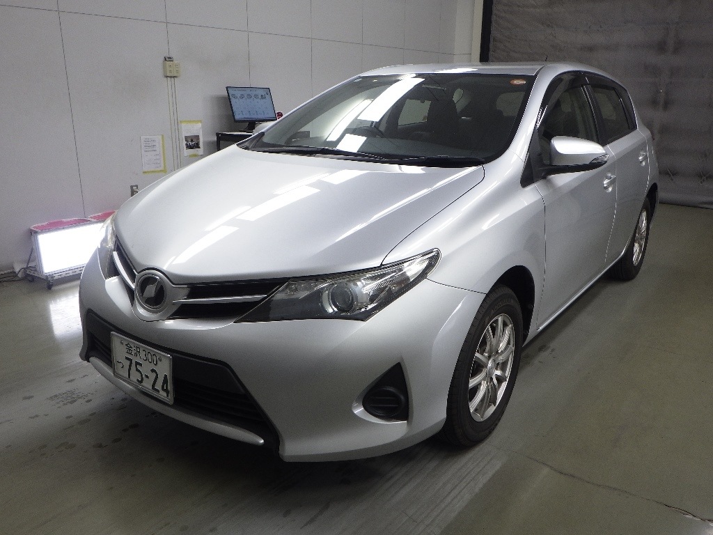 TOYOTA AURIS