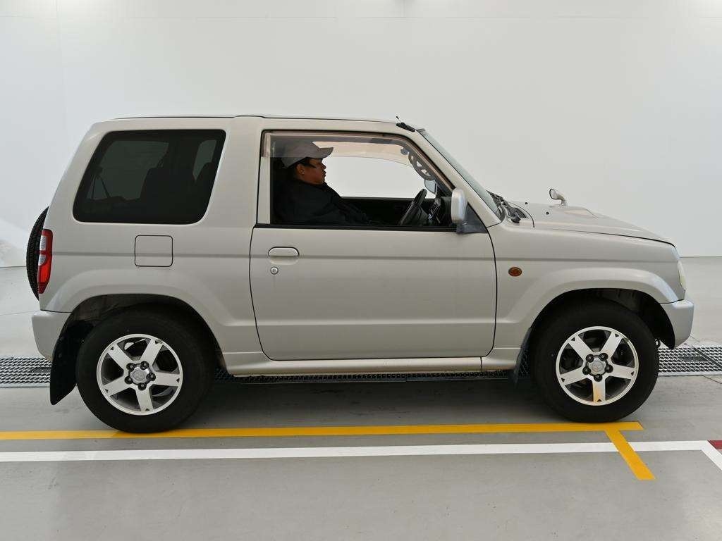 MITSUBISHI PAJERO MINI