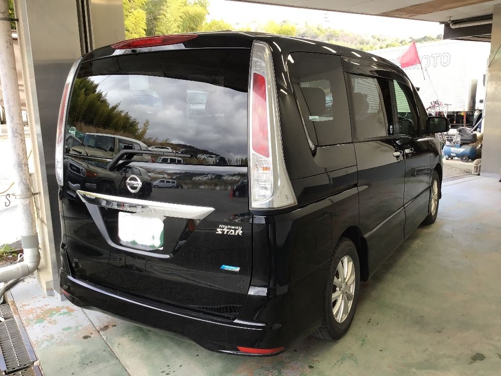 NISSAN SERENA